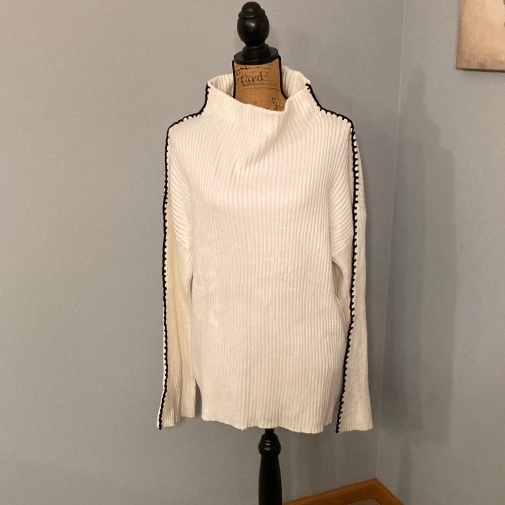 Kirundo NWT White Sweater with Black Accent Women Size XL - Picture 2 of 14
